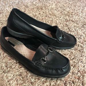 ThomMcAn Black Loafers